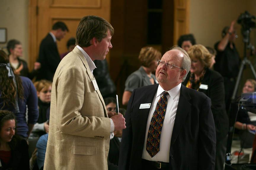Victor Nelson-Cisneros talks with Jeff Keller '91 at the 2009 Venture Grant Forum <span class="cc-gallery-credit"></span>